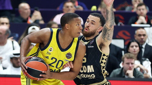 Ντέβoν Χολ: O τύπος που έπρεπε να βγει MVP στο Άμπου Ντάμπι