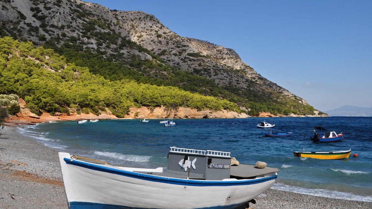 Το καταπράσινο νησί του Αιγαίου που εκθειάζει ο Διεθνής Τύπος
