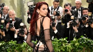 Η «Λέσχη Ανάγνωσης Service95» της Dua Lipa έρχεται στο Spotify
