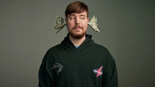 Σε άλλα νέα ο πλουσιότερος YouTuber δανείζεται λεφτά από τη μάνα του