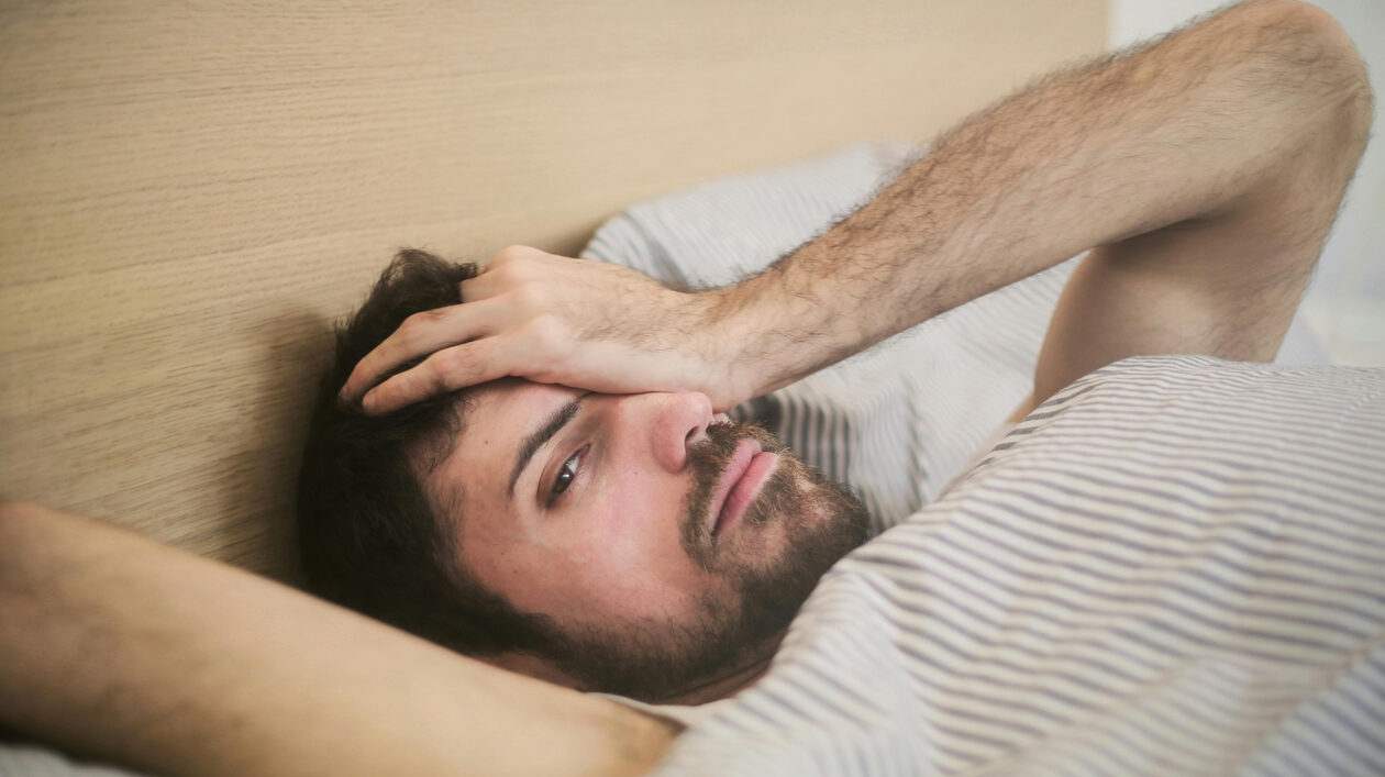 Ξυπνάς και εσύ χωρίς ξυπνητήρι; Τότε πιθανότατα έχεις αυτά τα 8 κοινά χαρακτηριστικά