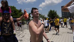 Κάθε πότε πρέπει να ανανεώνεις το αντηλιακό, σύμφωνα με έναν ειδικό στον καρκίνο του δέρματος