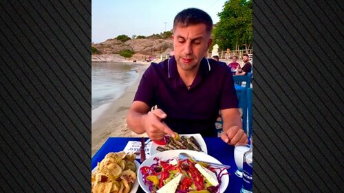 Τούρκος TikToker πληρώνει 22.50 ευρώ σε ελληνική ταβέρνα και οι συμπατριώτες του γίνονται έξαλλοι