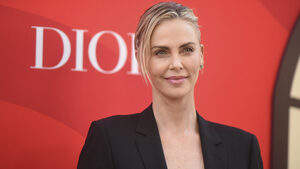 Η Charlize Theron είπε ότι έκανε one night stand και δεν γινόταν να μην γίνει viral