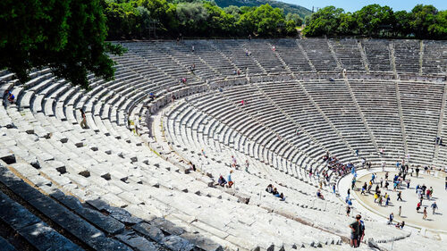 Εκδρομή στην Επίδαυρο: Εκεί που η ιστορία συναντά τη φυσική ομορφιά