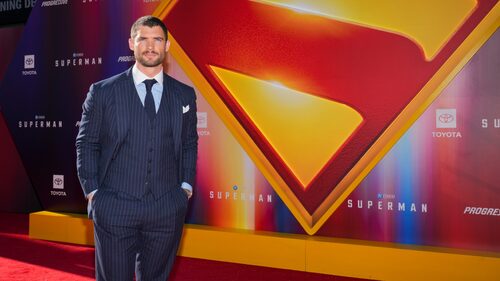 Ο David Corenswet είναι ένας στυλιστικός Superman
