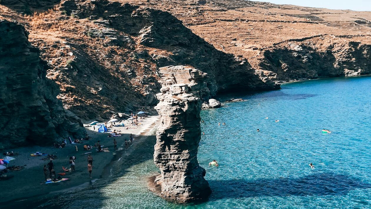 Ο διεθνής Τύπος εκθειάζει την Άνδρο