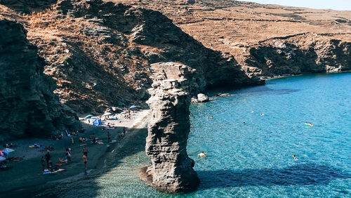 Ο διεθνής Τύπος εκθειάζει την Άνδρο