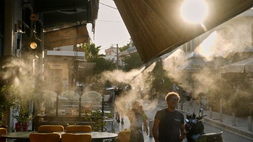 Τα επαγγέλματα που τρώνε το περισσότερο “ξύλο” στον καύσωνα