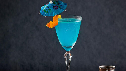 Blue Lagoon Cocktail: Το απόλυτο vintage καλοκαιρινό κοκτέιλ