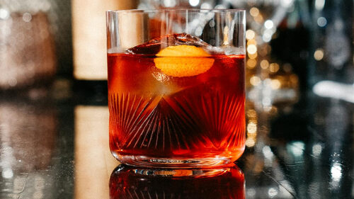 Negroni: Το κοκτέιλ με τη μεγαλύτερη κατανάλωση του κόσμου