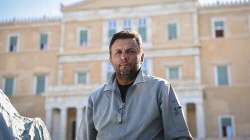 Αντί για δικαιοσύνη, λιμοκτονία: Ο αγώνας του Πάνου Ρούτσι για τη δικαίωση του παιδιού του
