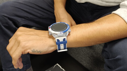 Όλα τα smartwatches μοιάζουν ίδια μέχρι να φορέρεις το HUAWEI Watch Ultimate 2 