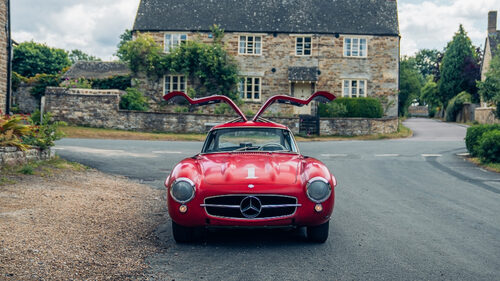 Η μοναδική ιστορία της Mercedes-Benz 300 SL Gullwing 1955