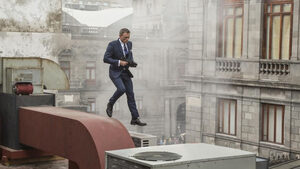 Γιατί οι περισσότεροι άντρες θέλουν να μοιάζουν με τον James Bond