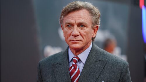 Daniel Craig: Ο καθηγητής του στυλ επιστρέφει με νέο hair look