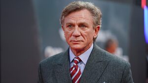 Daniel Craig: Ο καθηγητής του στυλ επιστρέφει με νέο hair look
