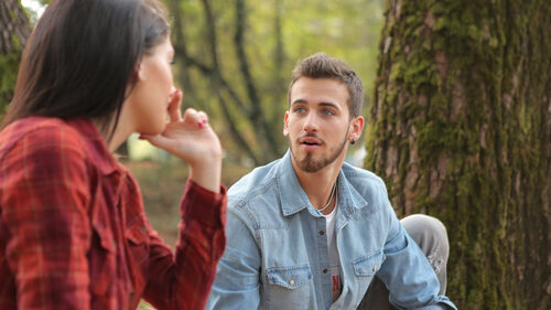 Τα 5 πιο κοινά λάθη που κάνουμε οι άντρες σε μια συζήτηση Τα 5 πιο κοινά λάθη που κάνουμε οι άντρες σε μια συζήτηση