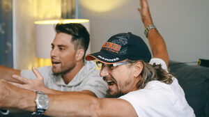 Η ευλογία του να είσαι ίδια ομάδα με τον πεθερό σου