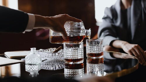 Κονιάκ: Το απόσταγμα του χρόνου και του ανδρικού κύρους Κονιάκ: Το απόσταγμα του χρόνου και του ανδρικού κύρους