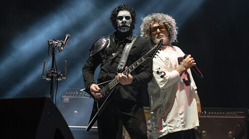 Οι Limp Bizkit θα ξυπνήσουν τον οργισμένο έφηβο που ακόμα κρύβεται μέσα μας