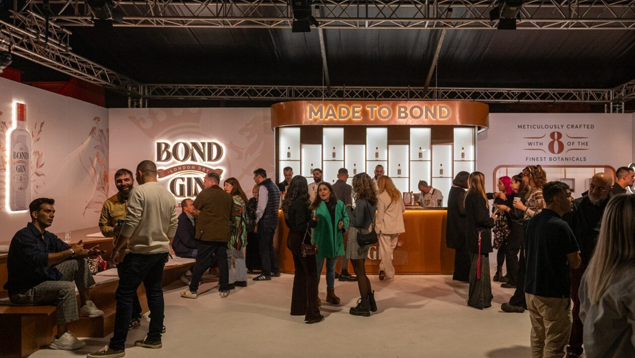 Η ΑΜΒΥΞ παρουσιάζει το νέο Bond London Dry Gin
