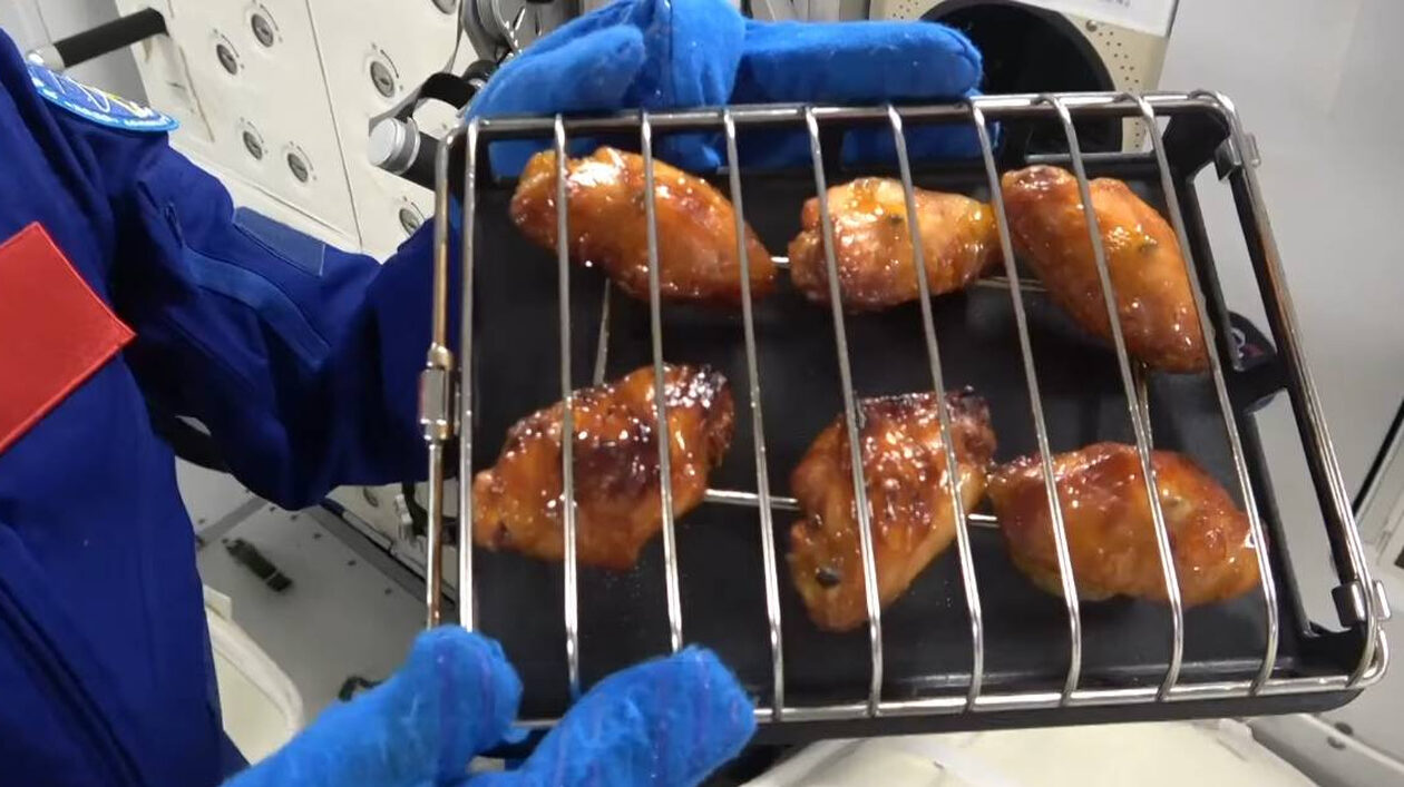 Space Barbeque: Η μέρα που ο άνθρωπος έψησε στο σύμπαν