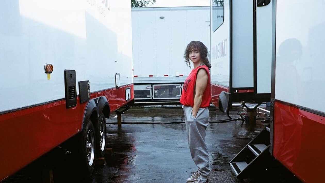 Η Λόρεν Σάντσεζ Μπέζος στηρίζει τη Σίντνεϊ Σουίνι μετά το «στραβοπάτημα» του «Christy»