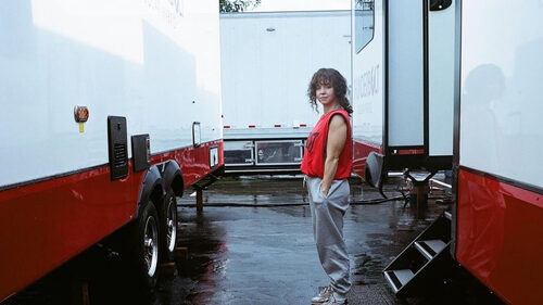 Η Λόρεν Σάντσεζ Μπέζος στηρίζει τη Σίντνεϊ Σουίνι μετά το «στραβοπάτημα» του «Christy»