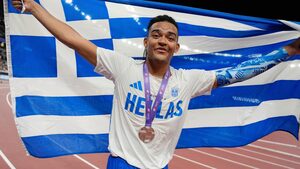 Από "influencers", θέλουμε superstars σαν τον Εμμανουήλ Καραλή