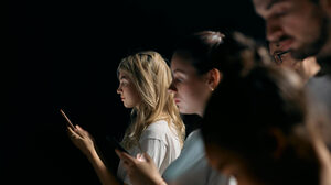 Γιατί πρέπει να απενεργοποιείς κάθε μέρα το κινητό για πέντε λεπτά