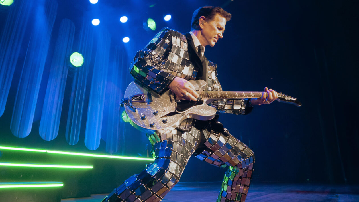 Special show με τον Chris Isaak