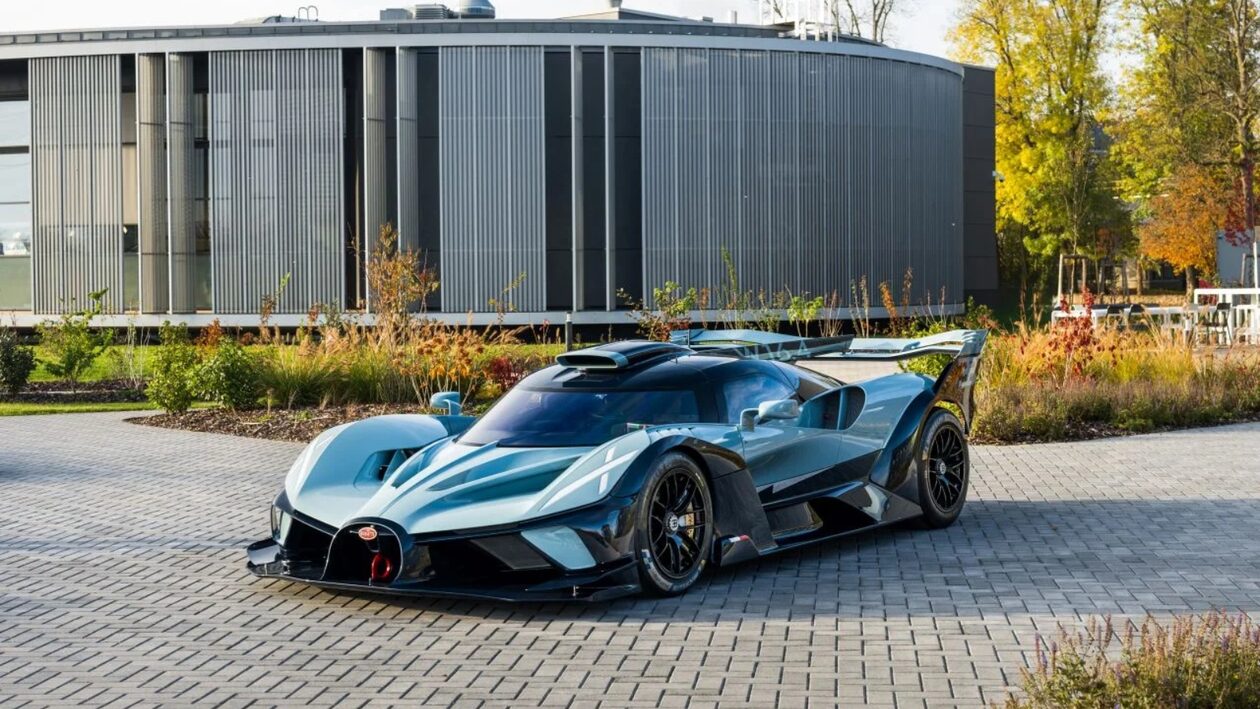 Ένα τελευταίο χειροκρότημα στην Bugatti Bolide