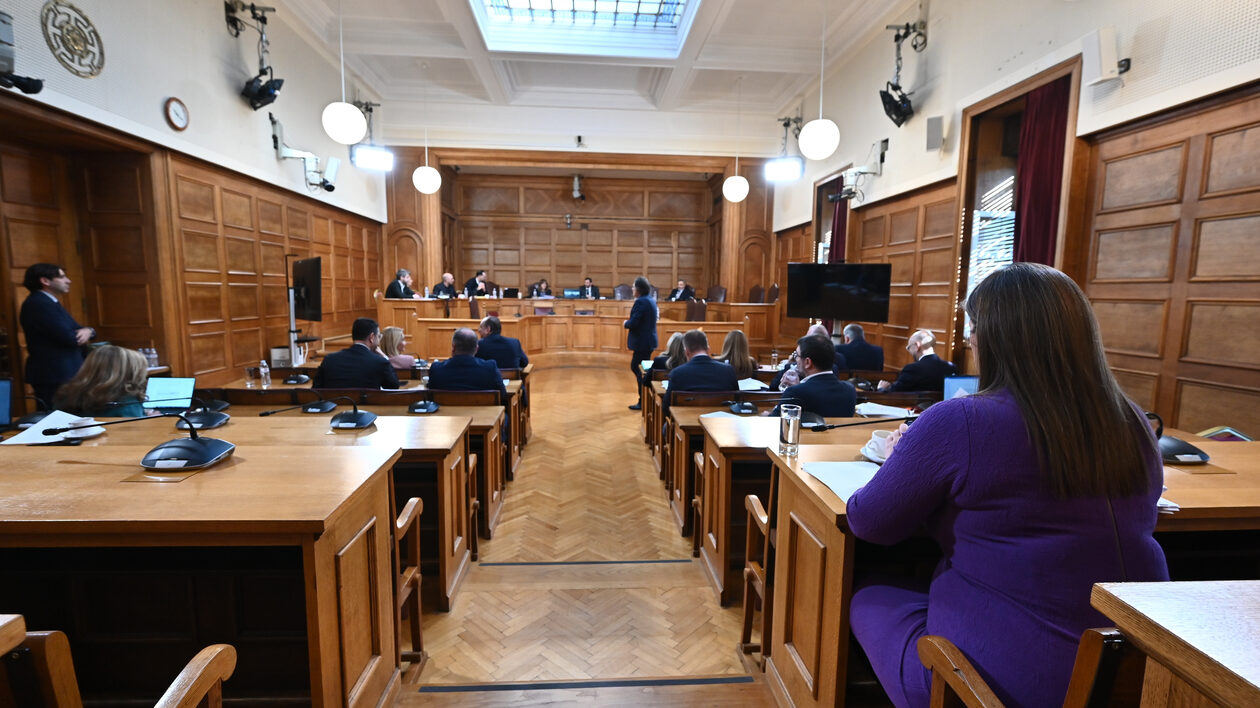 Έχει γίνει η Εξεταστική Επιτροπή της Βουλής η καλύτερη τηλεοπτική απόλαυση;