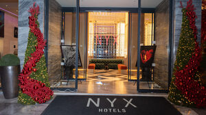 Φέτος τα Χριστούγεννα, NYX up your holidays!