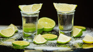 Τεκίλα: Το απόσταγμα που κατέκτησε τα bars και τις προτιμήσεις μας