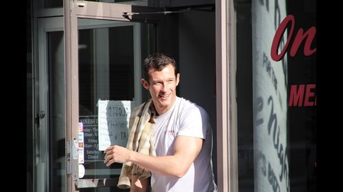 Είναι το buzz cut το διαχρονικά πιο sexy ανδρικό κούρεμα;