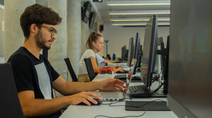 Συνδύασε δύο σπουδές και χτίσε το μέλλον σου με το Πρόγραμμα Παράλληλων Σπουδών του Deree