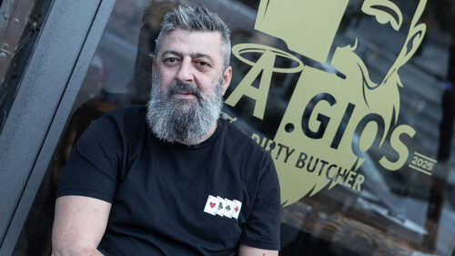 Γιάννη Κουστένη πόσο Agios μπορεί να γίνεις με ένα μπαλτά;