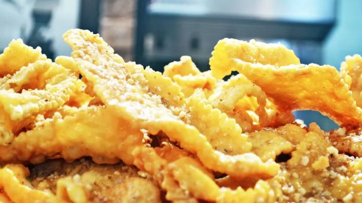 Ποιο μελομακάρονο; Ο πραγματικός πρωταγωνιστής των γιορτών είναι οι δίπλες