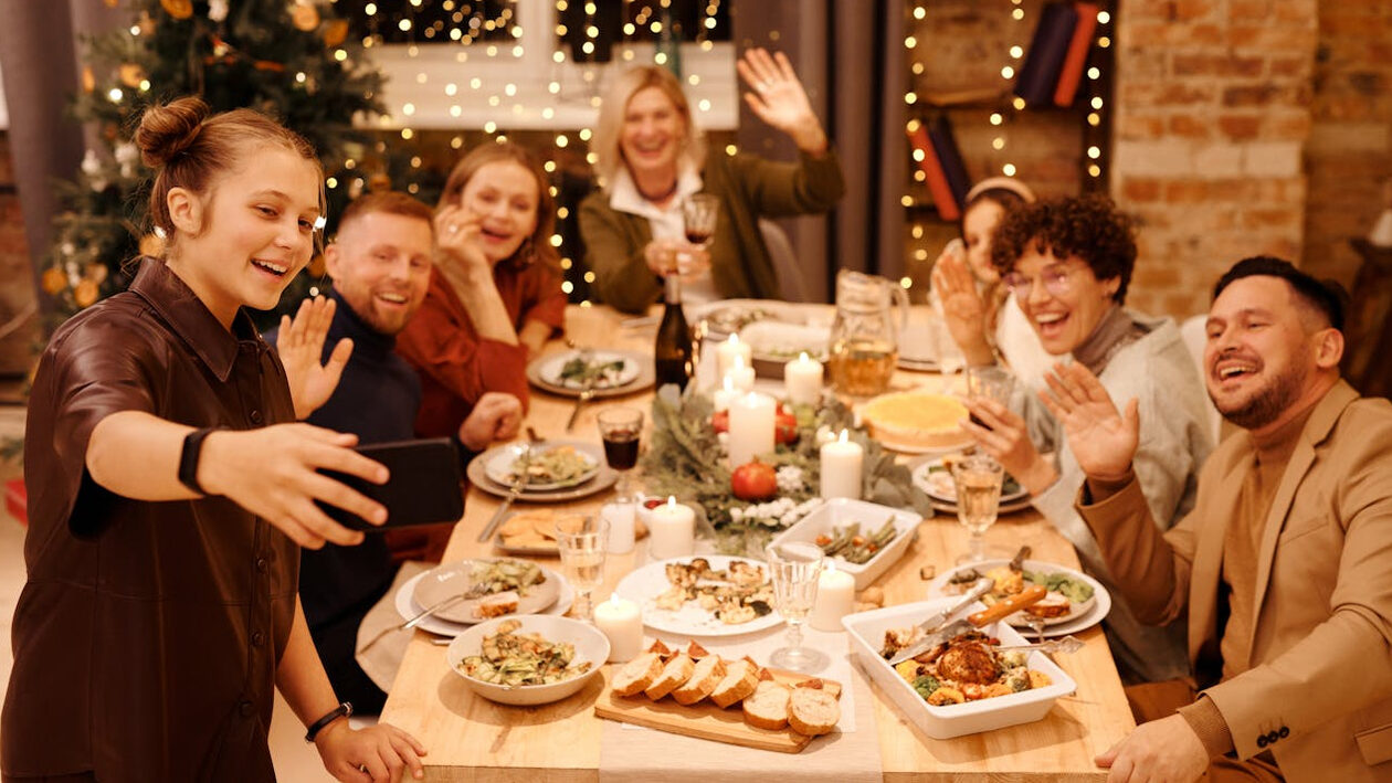 Γιορτές: Είναι η ιδανική περίοδος για detox από το κινητό;