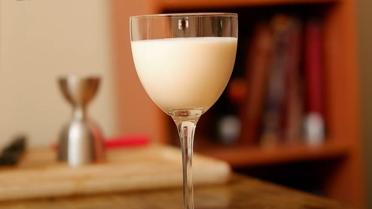 Brandy Alexander: Αυτό είναι το απλό κοκτέιλ των γιορτών