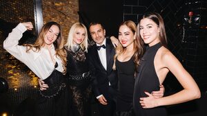 Το καθιερωμένο δείπνο του Στέλιου Κουδουνάρη στο Κολωνάκι