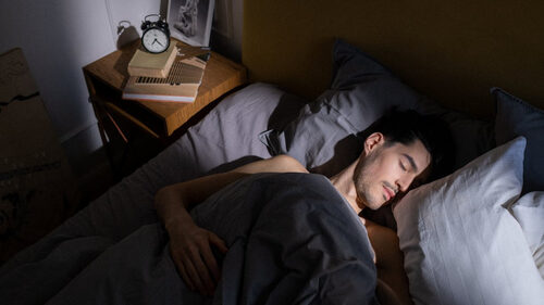 Πώς να κοιμηθείς καλά και να ξυπνάς γεμάτο ενέργεια όλη τη χρονιά