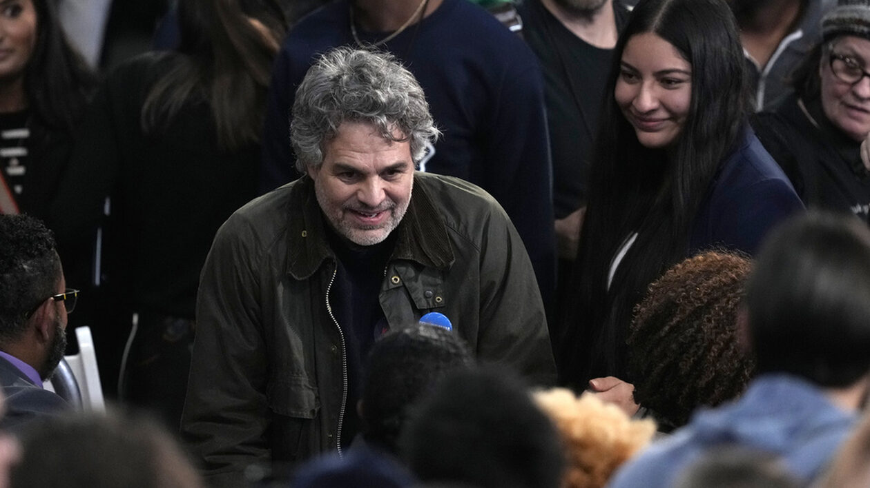 Είναι η λύση στην παγκόσμια οικονομική κατρακύλα η φορολόγηση των υπερπλούσιων;