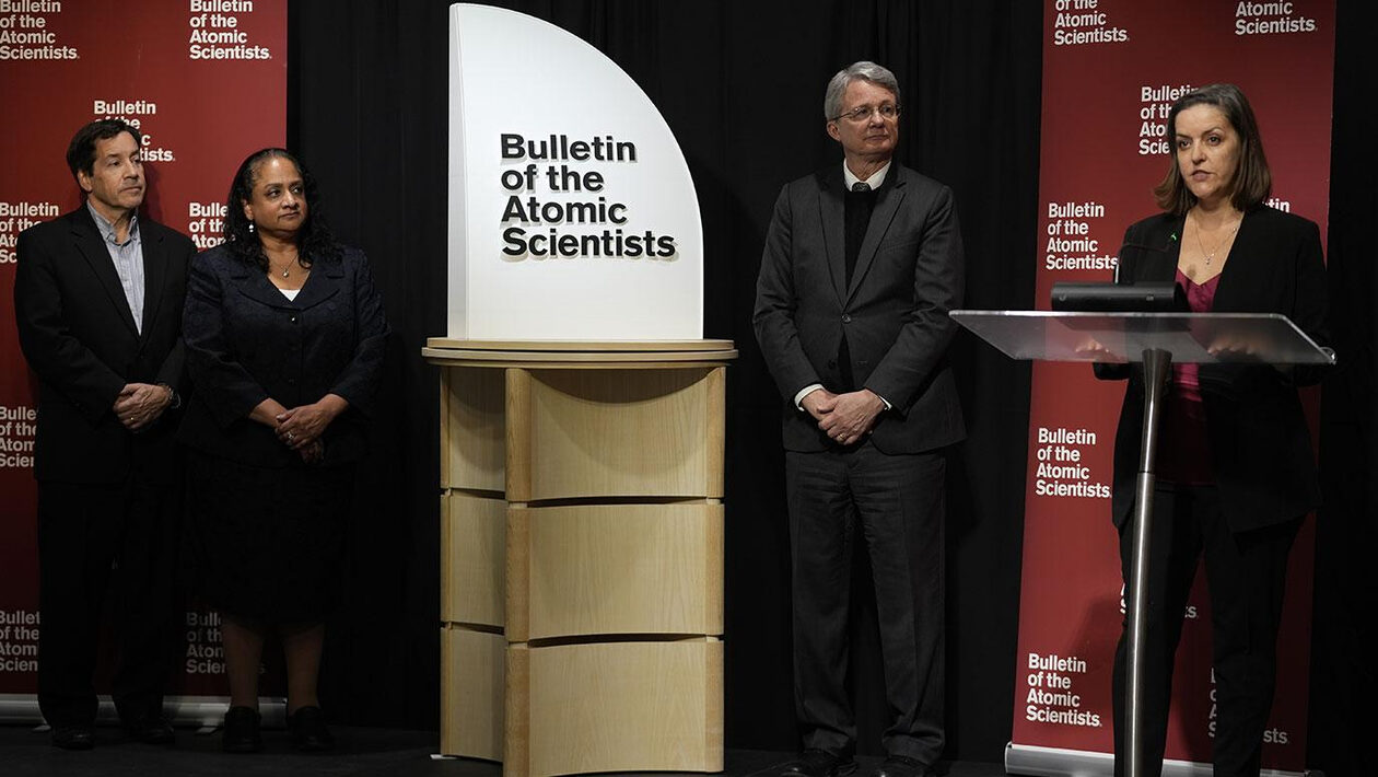 Πόσο στα σοβαρά αξίζει να πάρει κανείς το Ρολόι της Αποκάλυψης;