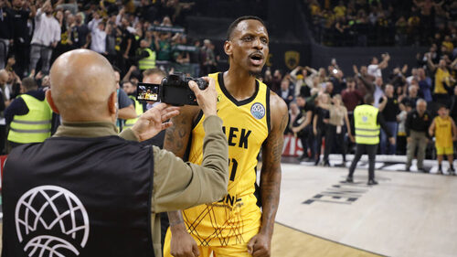 Τζέιμς Νάναλι: Πώς να είσαι χρήσιμος όταν δεν είσαι στη μέρα σου