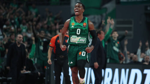 Με τέτοιο… Dj Σορτς στα decks δεν φοβάται τίποτα